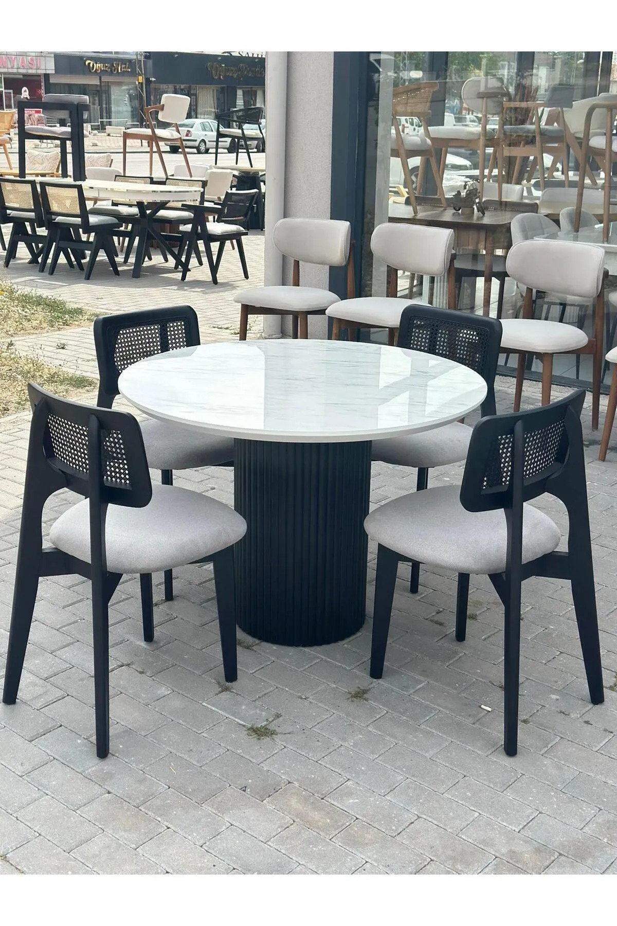 Yuvarlak Ahşap Zion Masa Takımı Bohem 4 Kişilik Mutfak Masa Sandalye Takımı İskandinav Hasır